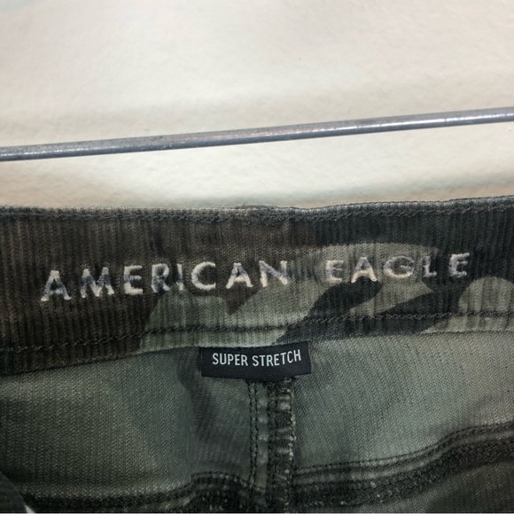 American Eagle Camouflage Camo Women's Corduroy Mom Jeans Brown Green Tan - Picture 8 of 10